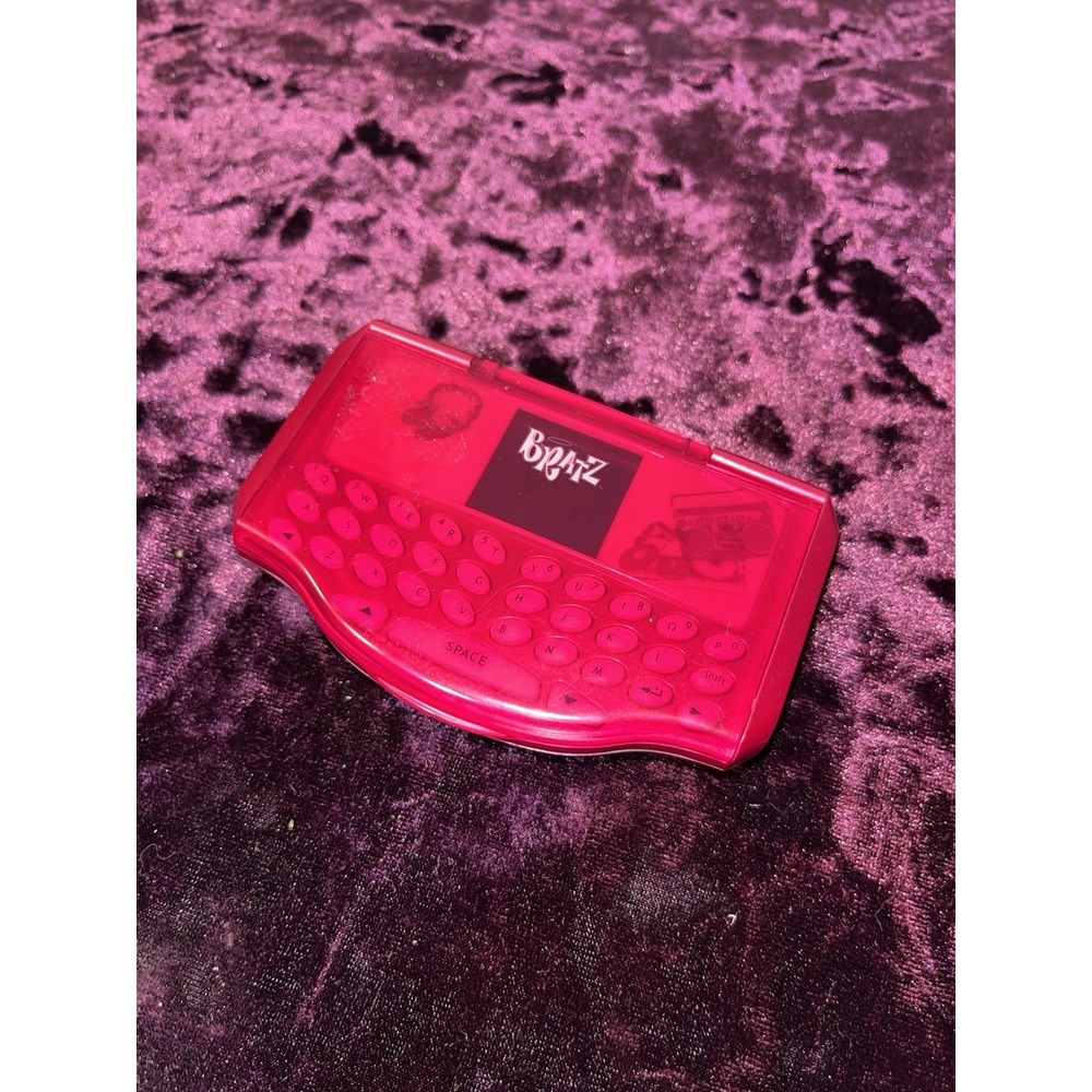 Fully Functional Bratz Electronic MASH Handheld Game MGA Entertainment Vintage